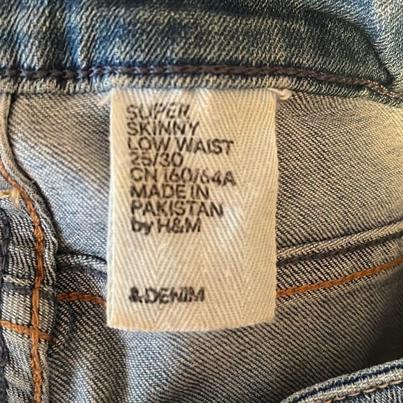 H&M Super Skinny Low Waist Jeans - Size 25/30 - Picture 10 of 11
